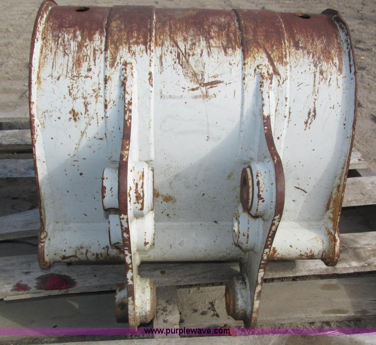 image for item AV9050 Takeuchi excavator bucket