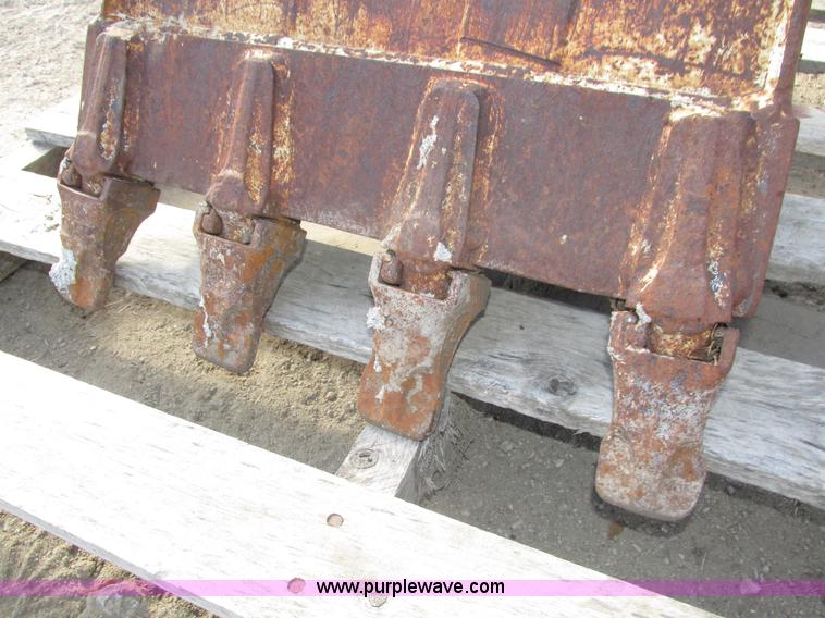 image for item AV9050 Takeuchi excavator bucket