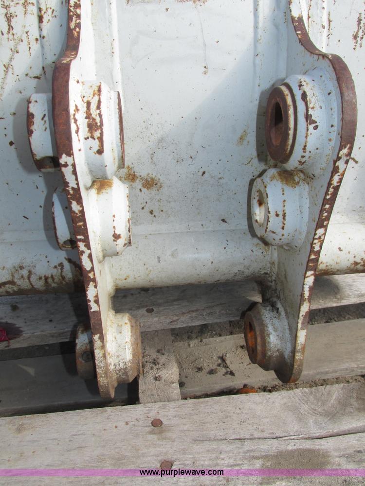 image for item AV9050 Takeuchi excavator bucket