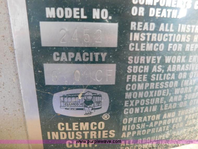image for item AW9403 2006 Clemco 2452 Classic 150 sand blaster