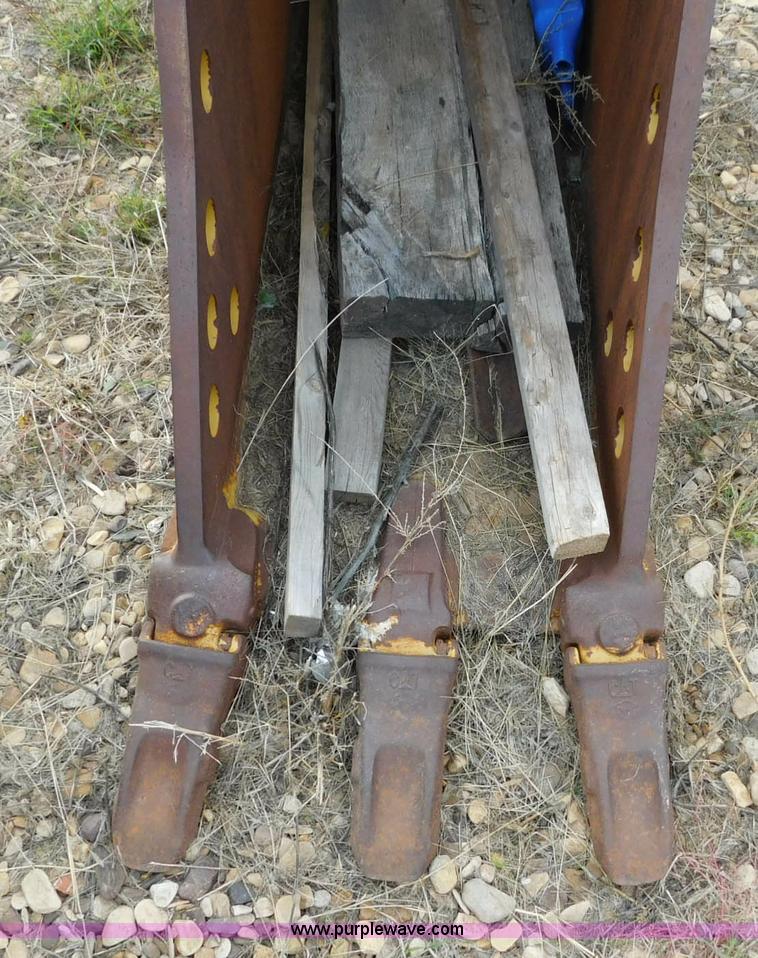 image for item AW9404 Caterpillar excavator bucket