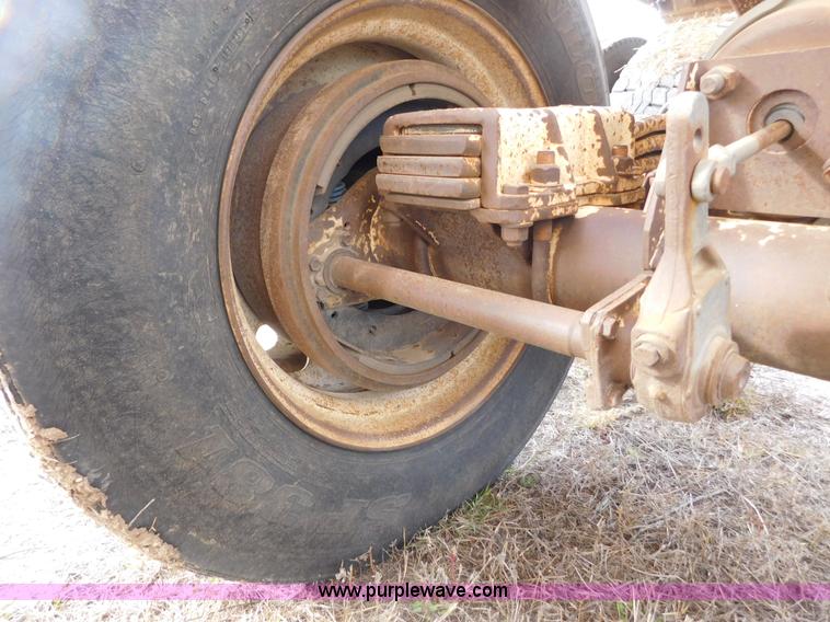 image for item AW9412 1984 Ranch bottom dump trailer