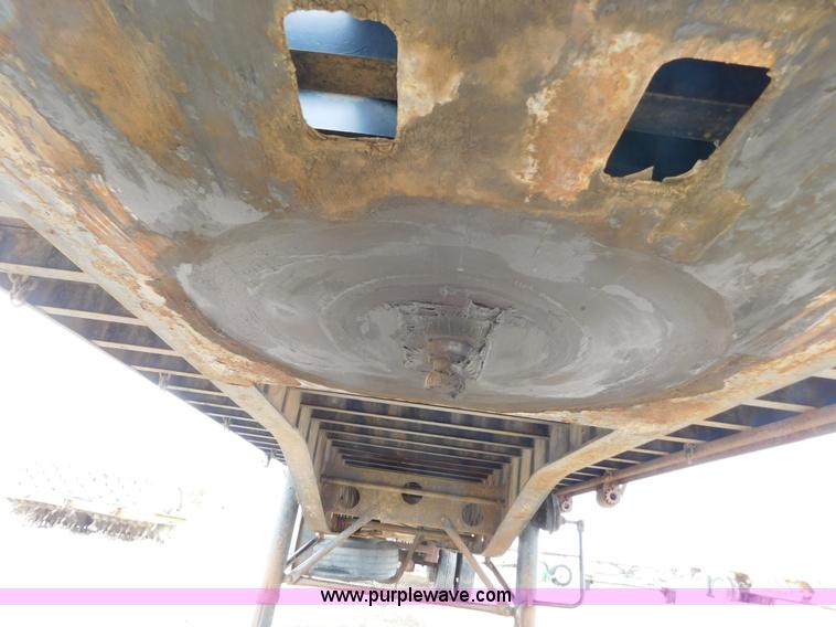 image for item AW9416 1992 Transcraft TL-110 flatbed trailer