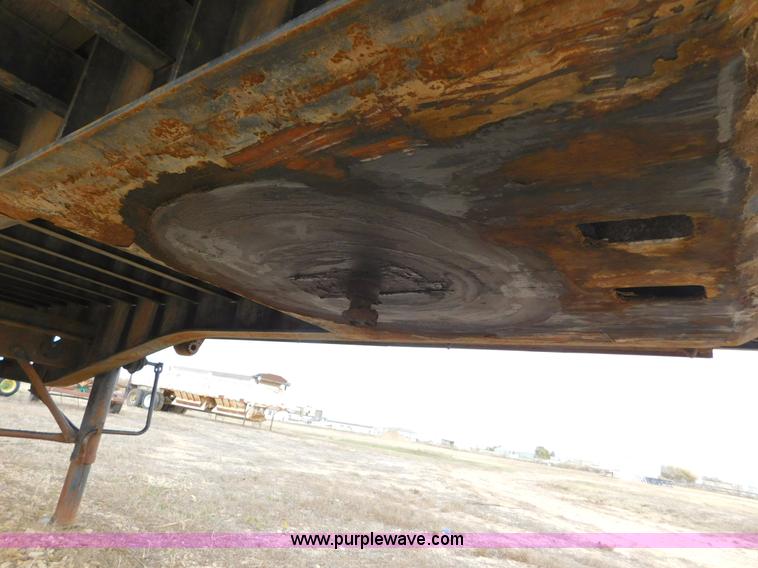 image for item AW9416 1992 Transcraft TL-110 flatbed trailer