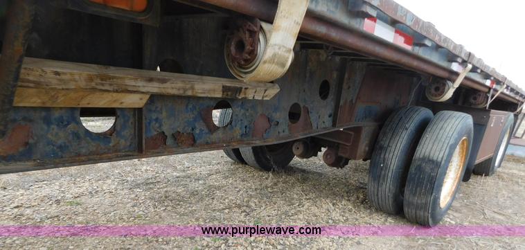 image for item AW9416 1992 Transcraft TL-110 flatbed trailer