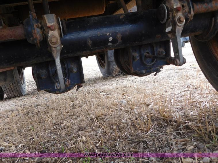 image for item AW9416 1992 Transcraft TL-110 flatbed trailer