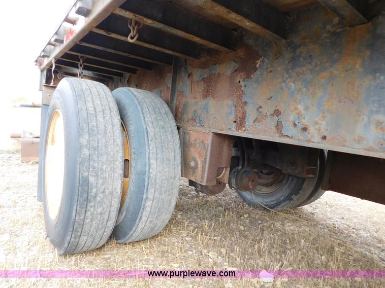 image for item AW9416 1992 Transcraft TL-110 flatbed trailer