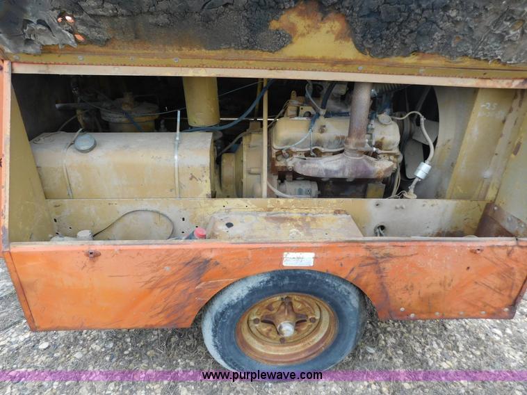 image for item AW9417 1981 Quite Fire G100QP air compressor