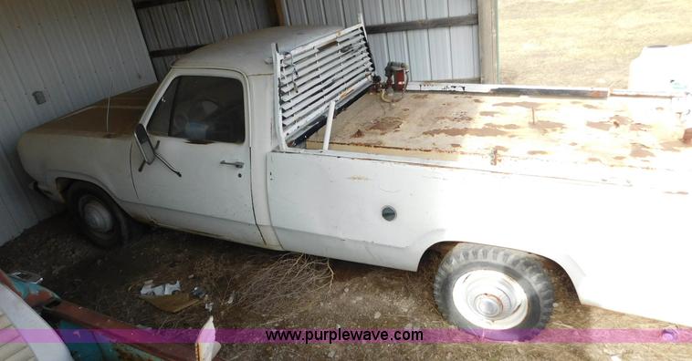 image for item AW9422 1977 Dodge D200 pickup truck