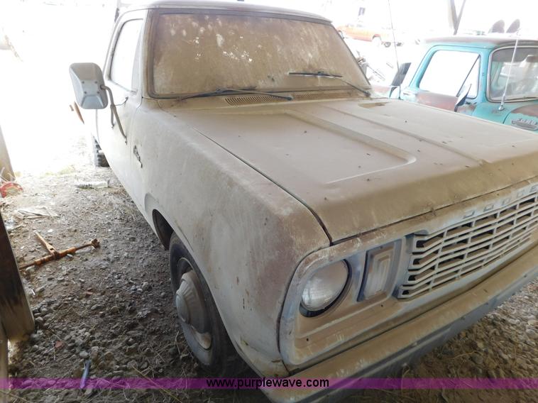 image for item AW9422 1977 Dodge D200 pickup truck