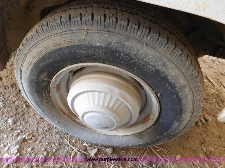 image for item AW9422 1977 Dodge D200 pickup truck