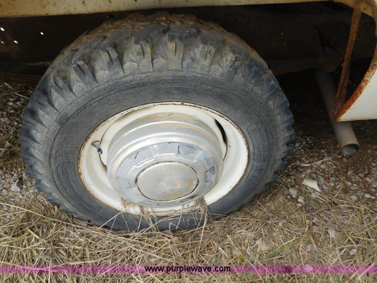 image for item AW9422 1977 Dodge D200 pickup truck