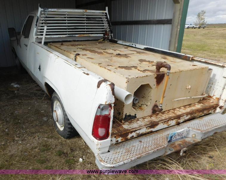 image for item AW9422 1977 Dodge D200 pickup truck