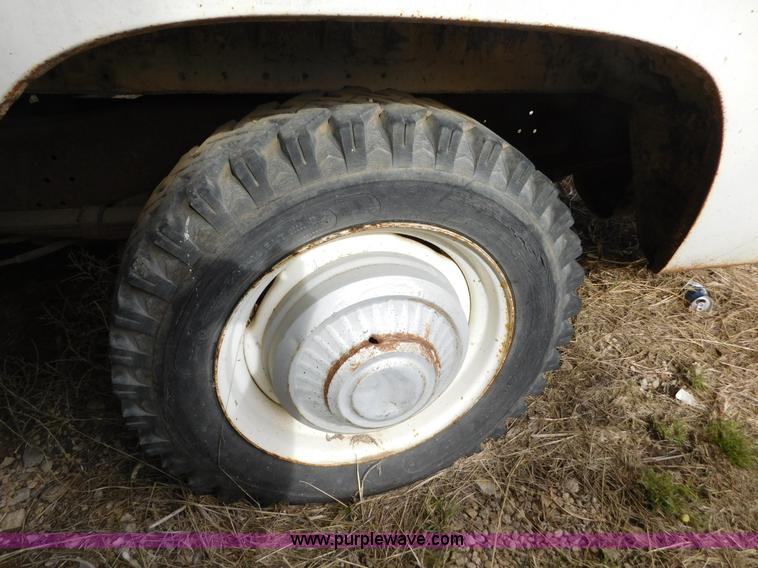 image for item AW9422 1977 Dodge D200 pickup truck