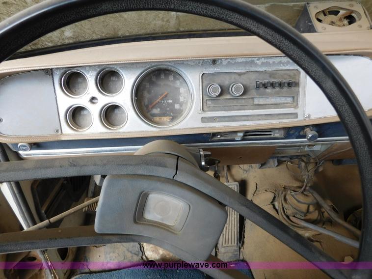 image for item AW9422 1977 Dodge D200 pickup truck