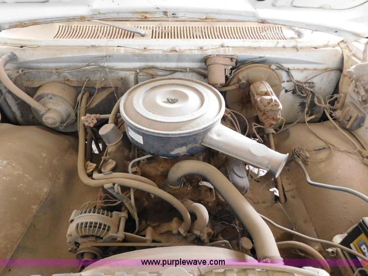 image for item AW9422 1977 Dodge D200 pickup truck