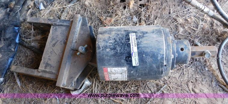 image for item AW9423 Mcmillen X1975HZ backhoe auger