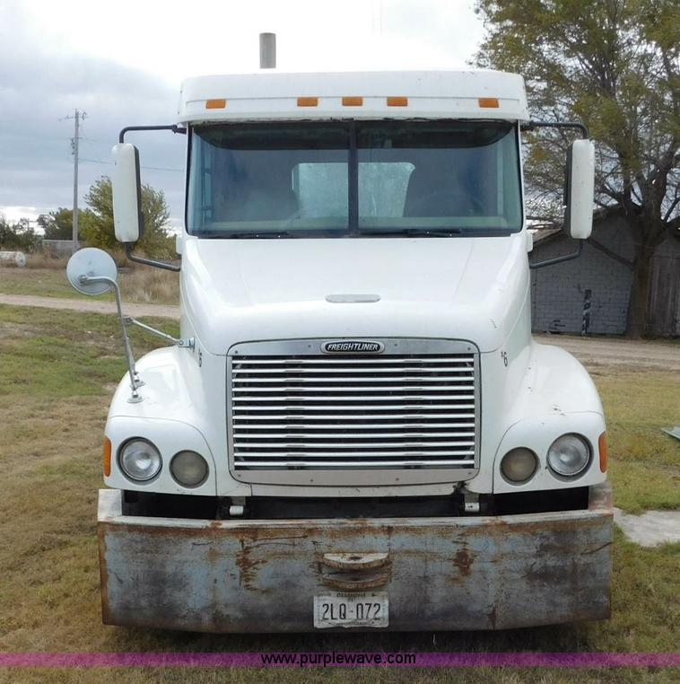 image for item AW9425 2000 Freightliner FC2 Century Class semi truck