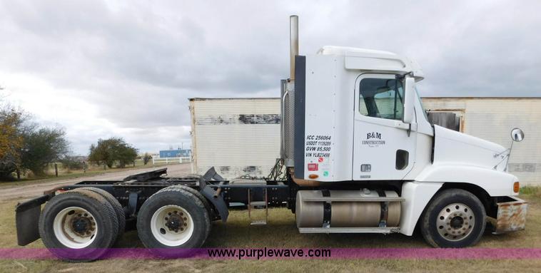 image for item AW9425 2000 Freightliner FC2 Century Class semi truck