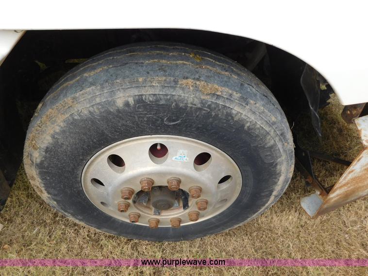 image for item AW9425 2000 Freightliner FC2 Century Class semi truck