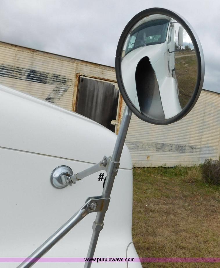 image for item AW9425 2000 Freightliner FC2 Century Class semi truck