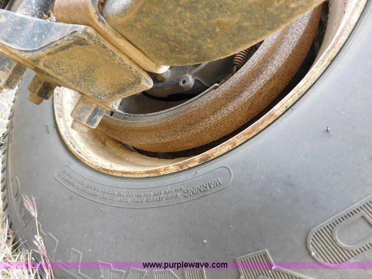 image for item AW9425 2000 Freightliner FC2 Century Class semi truck