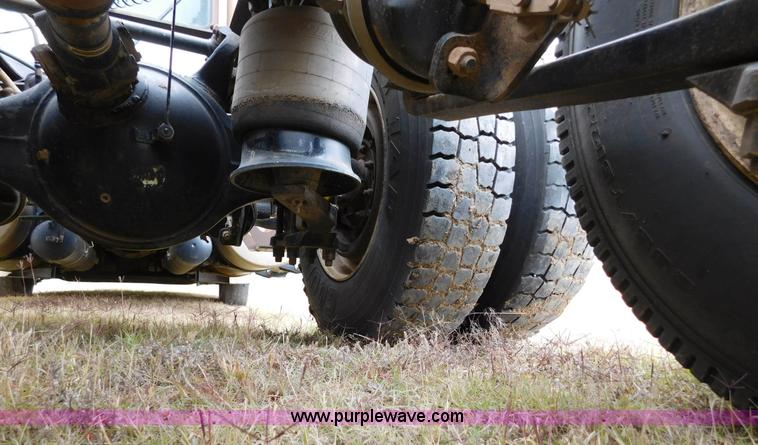 image for item AW9425 2000 Freightliner FC2 Century Class semi truck