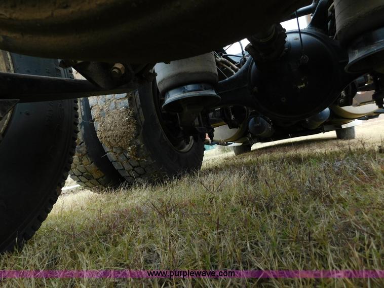 image for item AW9425 2000 Freightliner FC2 Century Class semi truck