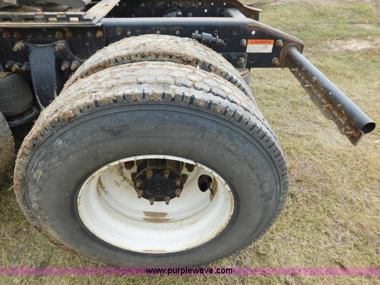 image for item AW9425 2000 Freightliner FC2 Century Class semi truck