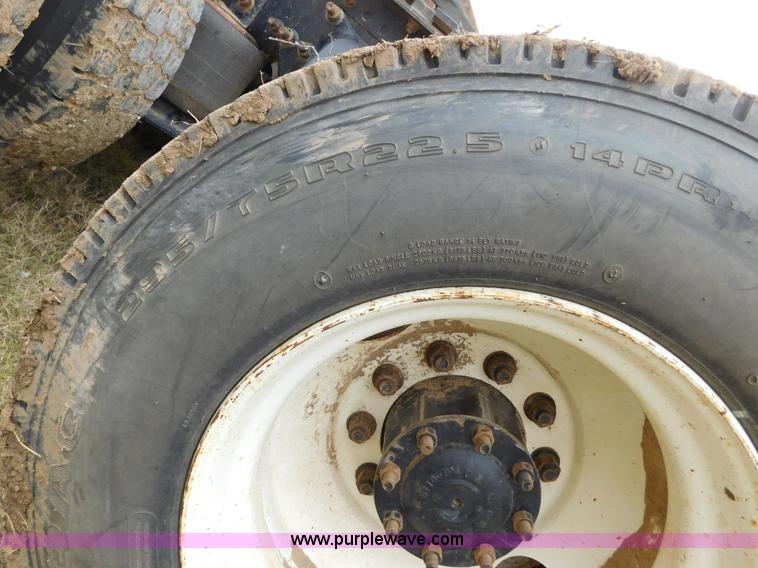 image for item AW9425 2000 Freightliner FC2 Century Class semi truck