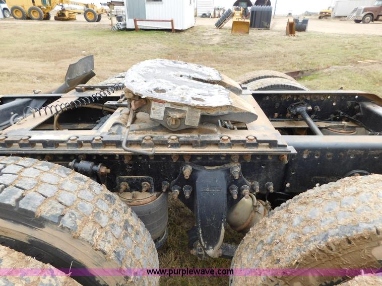 image for item AW9425 2000 Freightliner FC2 Century Class semi truck