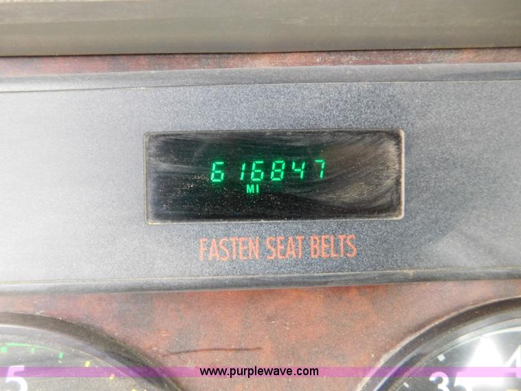 image for item AW9425 2000 Freightliner FC2 Century Class semi truck