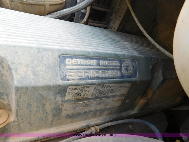 image for item AW9425 2000 Freightliner FC2 Century Class semi truck