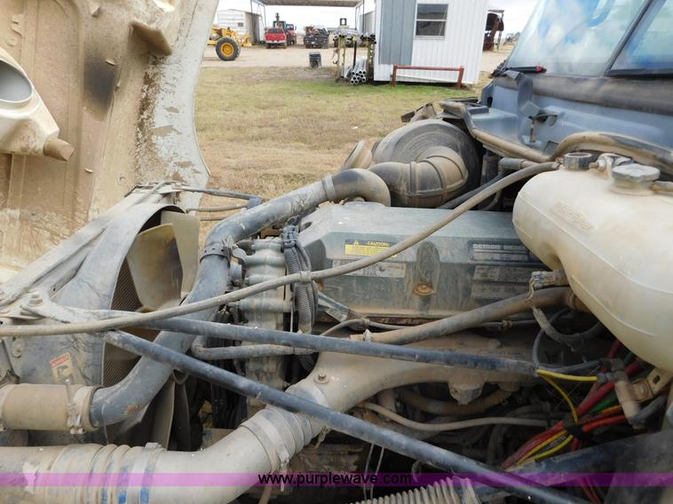 image for item AW9425 2000 Freightliner FC2 Century Class semi truck