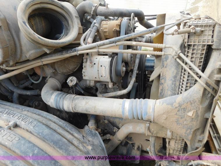 image for item AW9425 2000 Freightliner FC2 Century Class semi truck