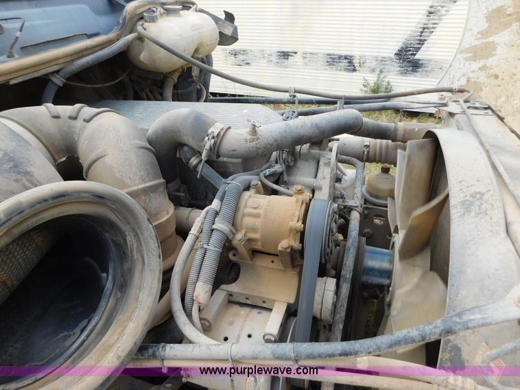 image for item AW9425 2000 Freightliner FC2 Century Class semi truck