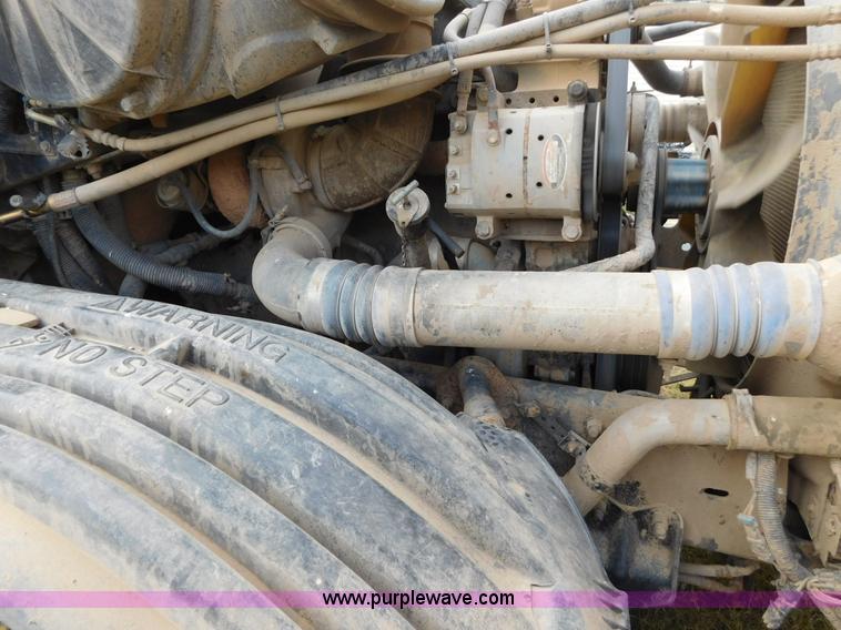 image for item AW9425 2000 Freightliner FC2 Century Class semi truck