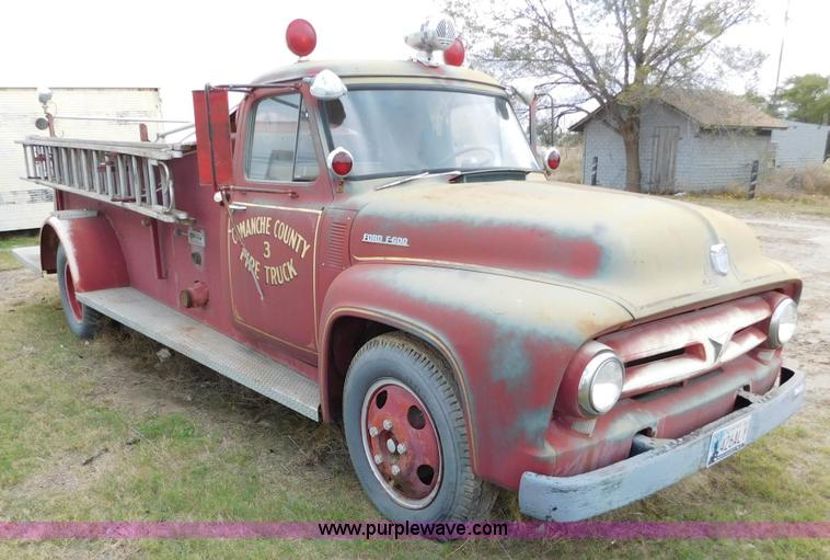 image for item AW9426 1953 Ford F600 fire truck