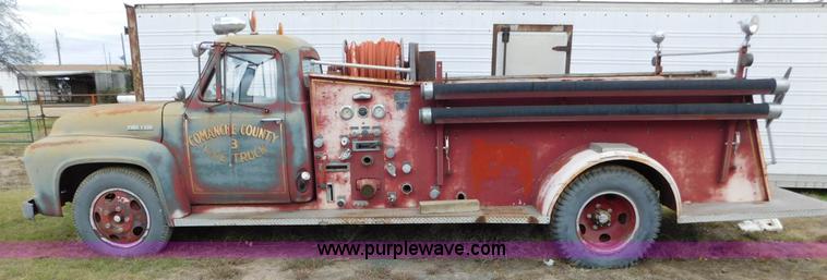 image for item AW9426 1953 Ford F600 fire truck