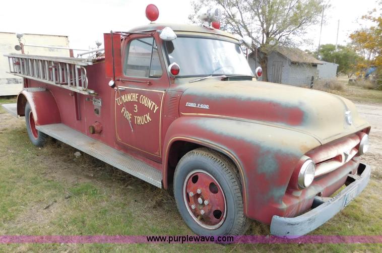 image for item AW9426 1953 Ford F600 fire truck