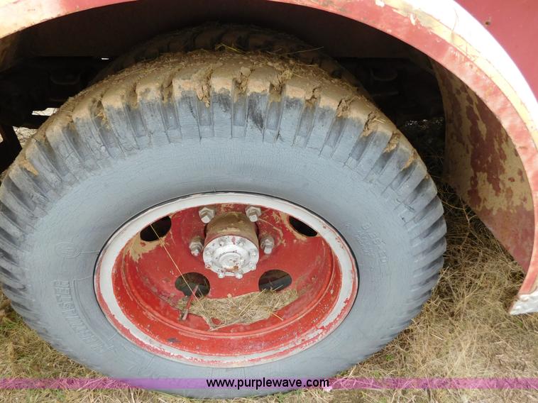 image for item AW9426 1953 Ford F600 fire truck