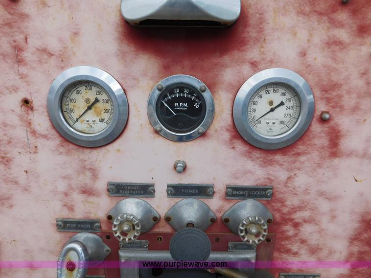 image for item AW9426 1953 Ford F600 fire truck