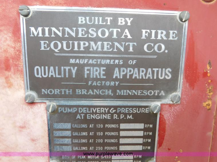 image for item AW9426 1953 Ford F600 fire truck