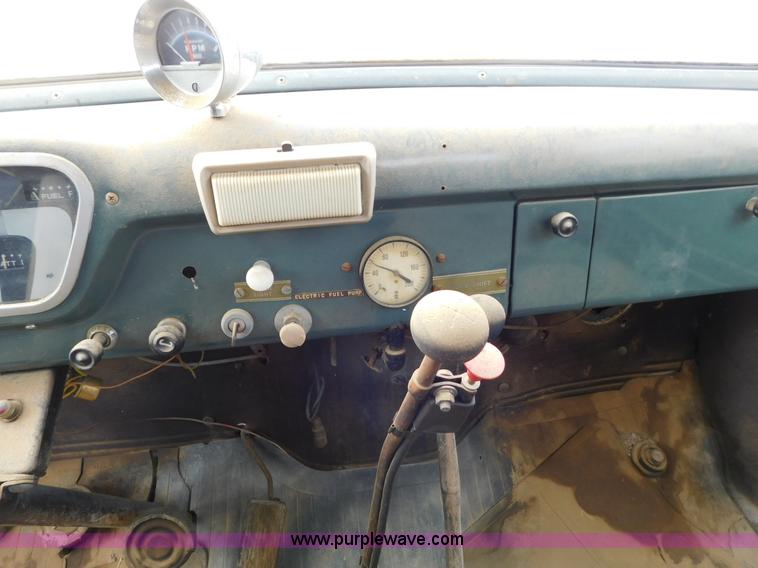 image for item AW9426 1953 Ford F600 fire truck