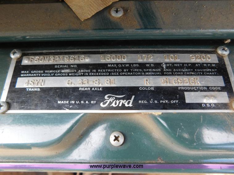 image for item AW9426 1953 Ford F600 fire truck