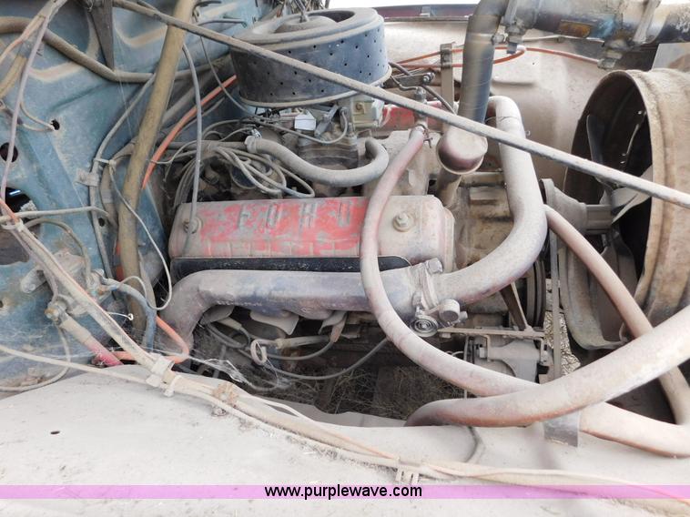 image for item AW9426 1953 Ford F600 fire truck