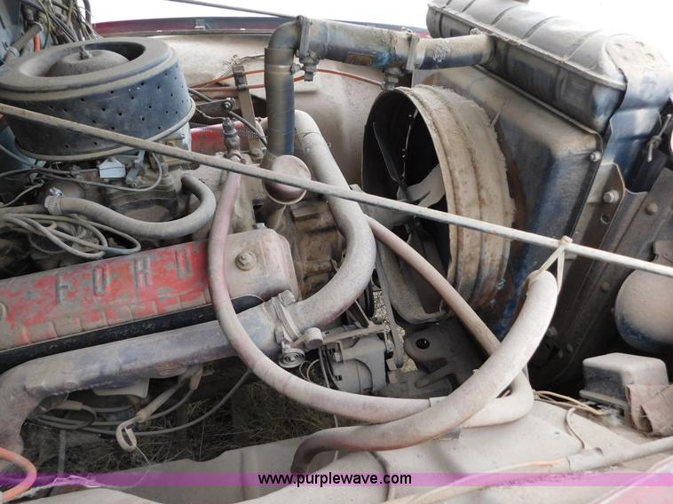 image for item AW9426 1953 Ford F600 fire truck