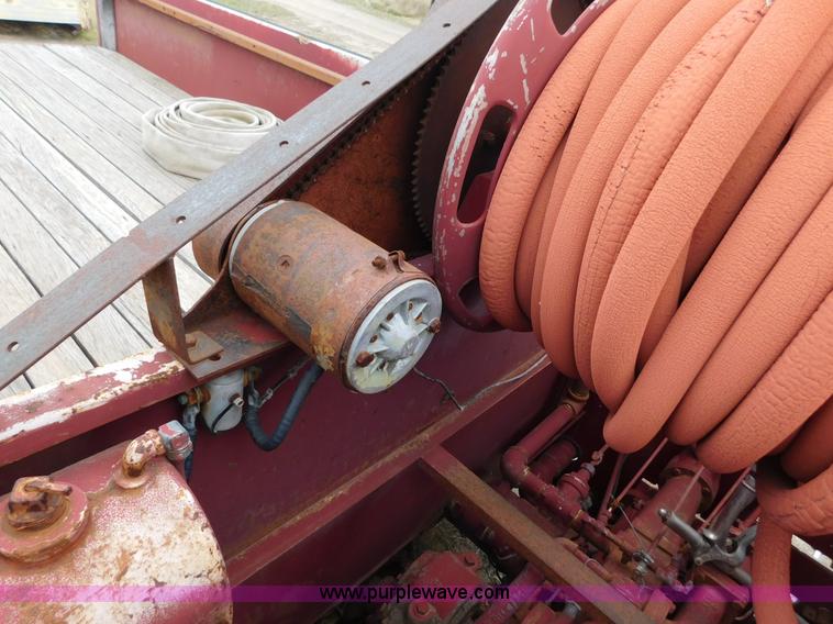 image for item AW9426 1953 Ford F600 fire truck