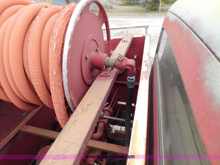 image for item AW9426 1953 Ford F600 fire truck