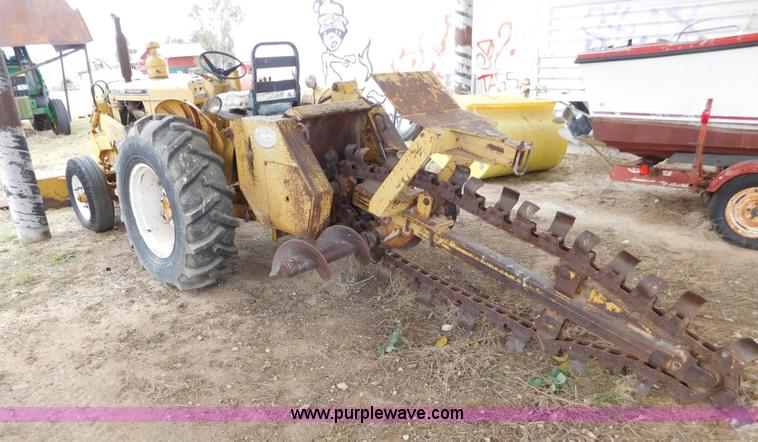 image for item AW9427 Davis Road Runner N623001 trencher